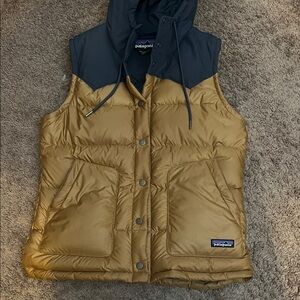 Patagonia Black and Tan Hooded Puffer Vest